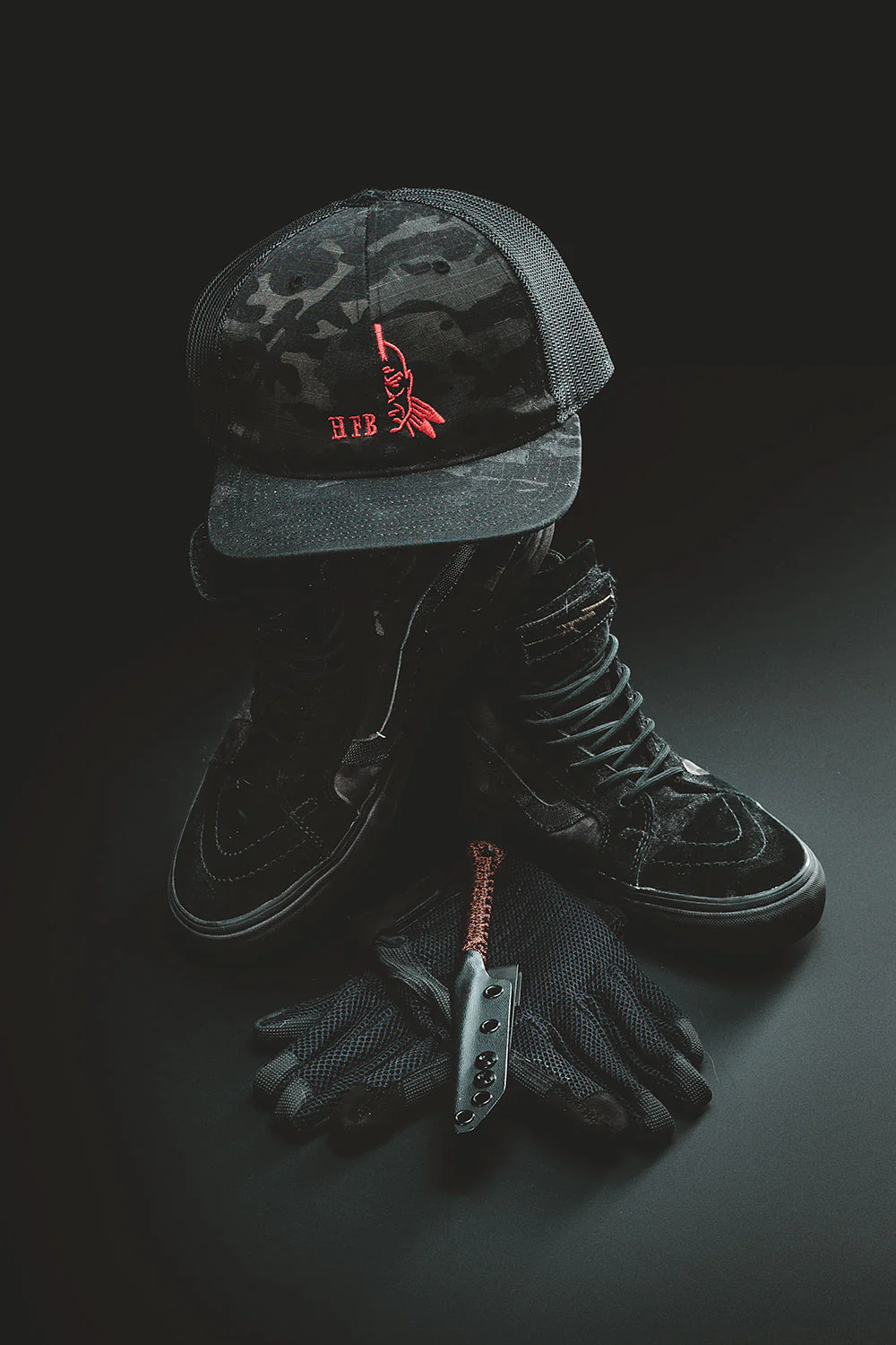 Half Face Blades Multicam Black Red HFB Logo, Mesh Snap Back
