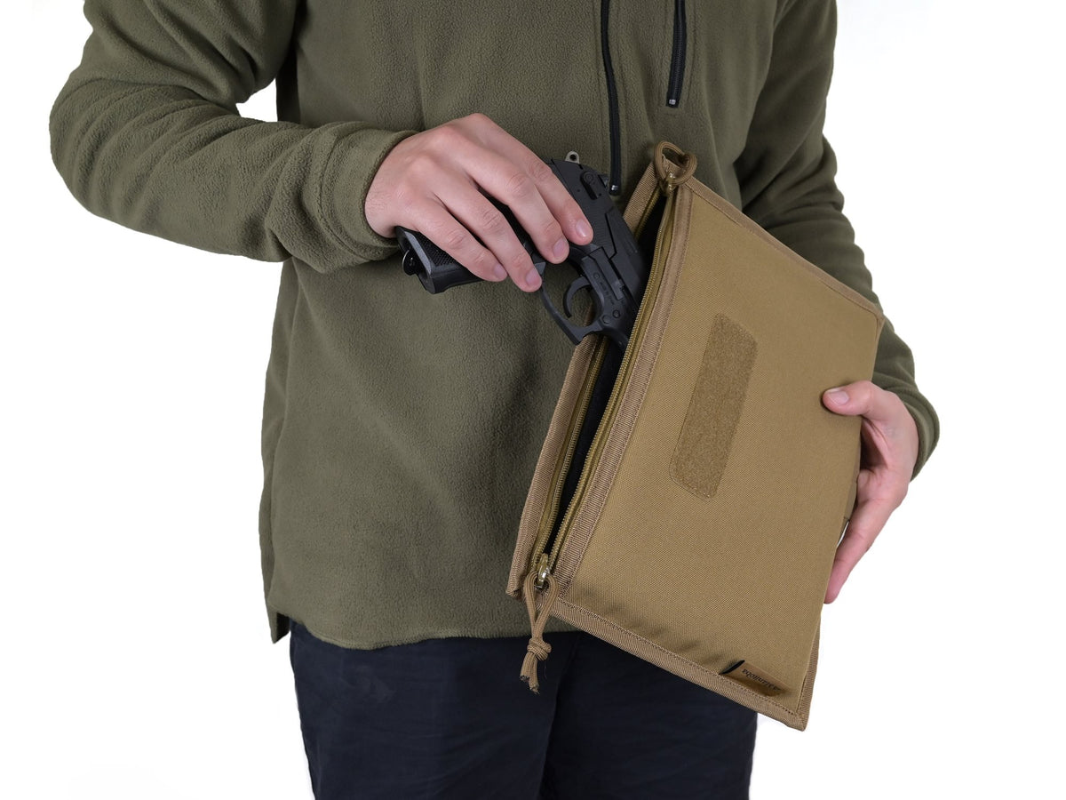 Manitoba Range Bag with 2 Pistol Sleeves Tan