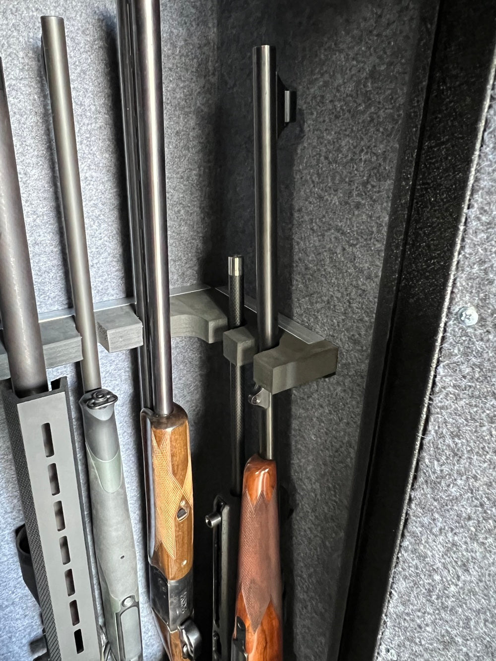 Pro-Tactical Hunter Series H10 - 10 Gun Safe Key Lock with Top Locker